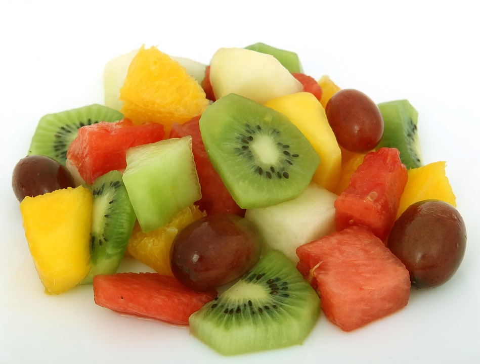 Vorgeschnittenes Obst und Blattsalate können mikrobiell belastet sein