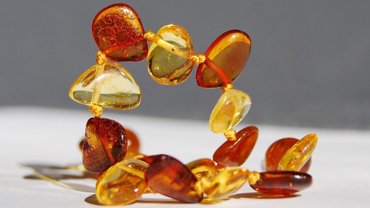 Gefahrlich Bernstein Und Andere Ketten Beim Zahnen Produktwarnungen Produktruckrufe Und Verbraucherwarnungen